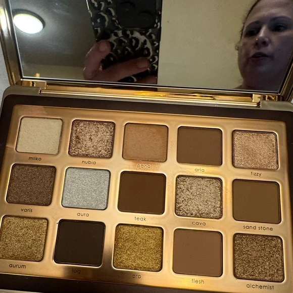 Natasha Denona Golden eyeshadow Palette - Picture 2 of 5
